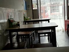 靠窗位-宝光熏肉鞋底火烧(新街口店)