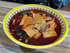 麻辣米线-老字号杨坡红油米线腊汁肉夹馍(东四道巷店)