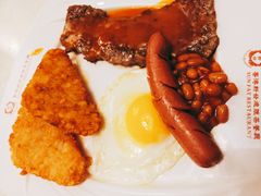 牛扒肠仔薯饼太阳蛋-香港新发烧腊茶餐厅(万象店)