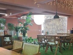 -Dragon Pizza•圆脸龙披萨·牛排餐厅