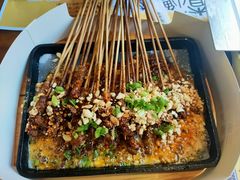 泼辣猪小串-木屋烧烤(万德庄店)