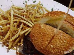 伊比利亚猪肋排汉堡-HELLO 27 意面·沙拉·帕尼尼