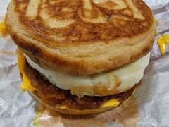 枫糖风味厚松饼猪柳蛋堡-麦当劳(东苑丽宝商业广场店)