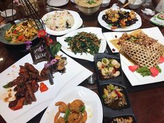 -东来菜馆•手抓海鲜家常菜•海鲜锅贴(鸽子窝店)
