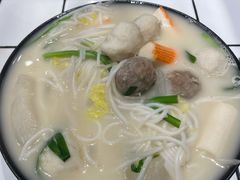 浓汤鱼汁小锅米线-肥汁米蘭香港米线(长宁来福士店)