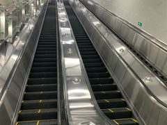 -红土地(地铁站)