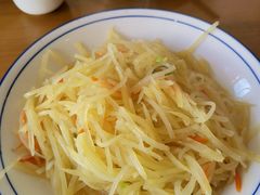 -鹤乡东北菜(崮山路店)