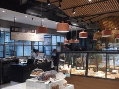 面包甜点陈列柜-Dough&Joe团憩(瑞虹天地月亮湾店)