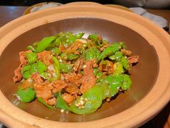 碾辣椒炒肉-吃饭皇帝大土家民族菜(正大广场店)