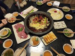 -茅草房·河畔园林火锅