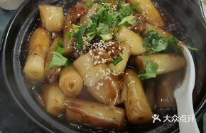 Beef Shank Baozi Rice Noodle Roll
