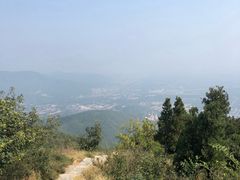 -鬼笑石后山停车场