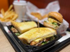-The Habit Burger Grill 哈比特汉堡(爱琴海店)
