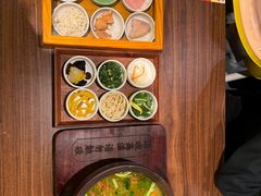 -良米山·云南野生菌过桥米线(上海首店)