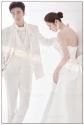 -雪中彩影婚纱摄影·微光艺术中心