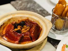 港丽秘制肉配即蒸馒头-港丽餐厅