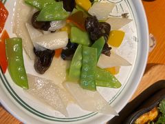 -云海肴·汽锅鸡·云南菜(天山百盛优客店)
