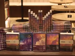 -钟书阁(群光广场店)