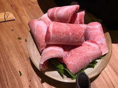 现切肩胛肉-白乐天毛肚火锅馆(解放碑店)
