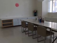 -卡罗酒店(东门晒布地铁站店)