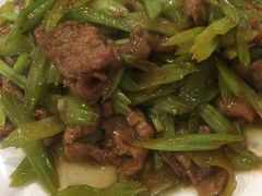 芹菜炒牛肉-马记伊源斋涮肉·清真菜(潘家园古玩市场店)