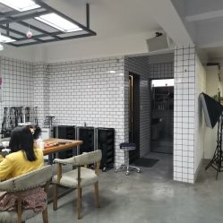 -88潮牌造型烫发·染发