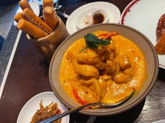 咖喱明虾配雪茄面包-杭州西子湖四季酒店·金沙厅