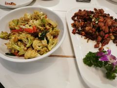 -阿瓦山寨·湘菜现炒·剁椒鱼头王(咸阳总店)