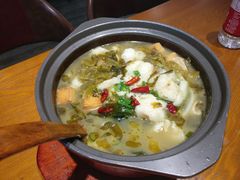 石锅酸菜鱼-周鱼小馆石锅酸菜鱼(活力汇店)