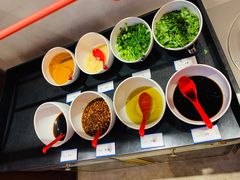 -小蛮椒麻辣烫·麻辣拌(青浦宝龙店)