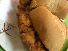 猪扒包-胜利茶餐室