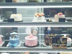 面包甜点陈列柜-卷心卷意·轻甜蛋糕(新光天地店)