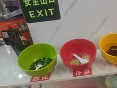-休记光头香辣蟹干锅(绵竹店)
