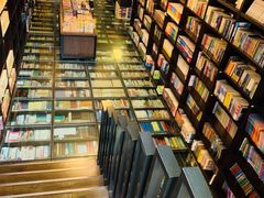 -钟书阁(松江泰晤士小镇店)