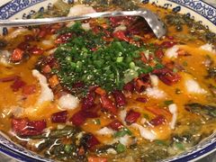 回味酸菜鱼-六婶西关小厨(光塔路店)