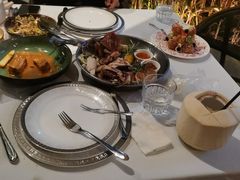 -Mogul Eatery·大亨餐酒馆