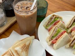 -荣晖咖啡美食(司打口店)