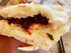 锡伯大饼夹锡伯辣子酱-燕味特色小吃