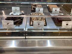 -VENCHI 闻绮(上海佛罗伦萨小镇店)