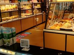 面包甜点陈列柜-盒马鲜生(岭南新世界店)