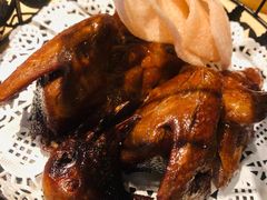 秘制脆皮乳鸽-避风塘(百联东郊店)