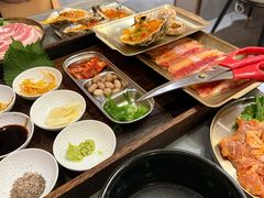 -围炉肉舍•炭烤活鳗•丹东海鲜烤肉(步行街店)