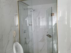 -杭州滨江宝龙城华美达酒店