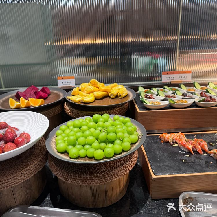 吃吃喝喝最快乐了[礼花]