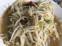 炒绿豆芽-丁里羊肉小镇(天鹅湖总店)