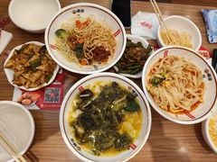 -顺溜·手工刀削面·黑金店(铜锣湾店)
