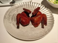 脆皮妙龄鸽-荣轩(新荣记环球金融中心店)