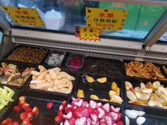 自助取餐区-老炳·七丛松甘草水果