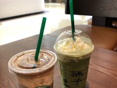 -星巴克(武汉江夏中百广场店)