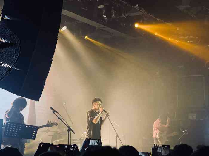 mao livehouse上海-"去年看过一次831的演出,电梯上去右手边.